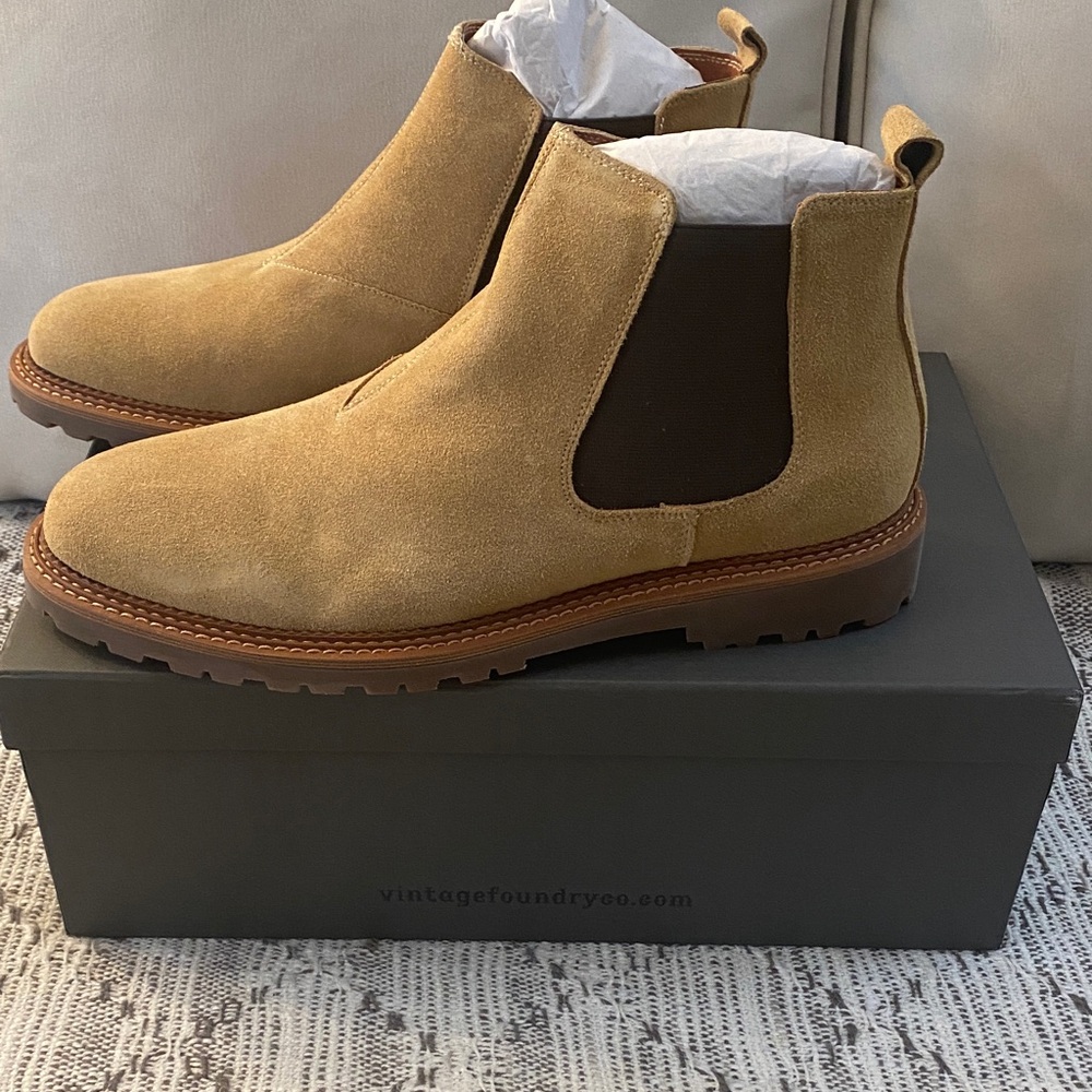 New Men’s Vintage Foundry Co. Blaise Chelsea Boots in Taupe Size 11